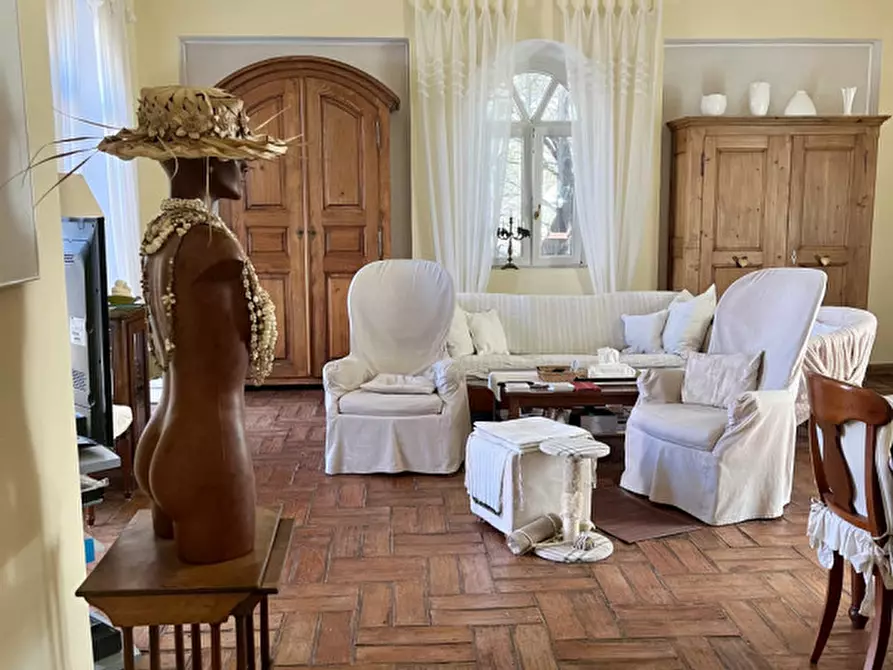 Immagine 11 di Villa in vendita  in via zara a Olbia