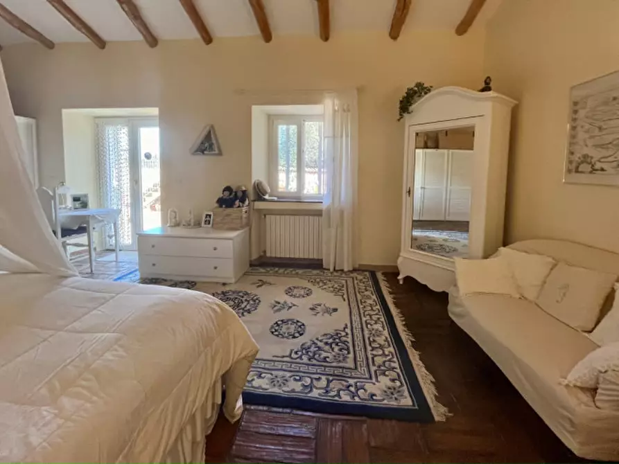 Immagine 21 di Villa in vendita  in via zara a Olbia