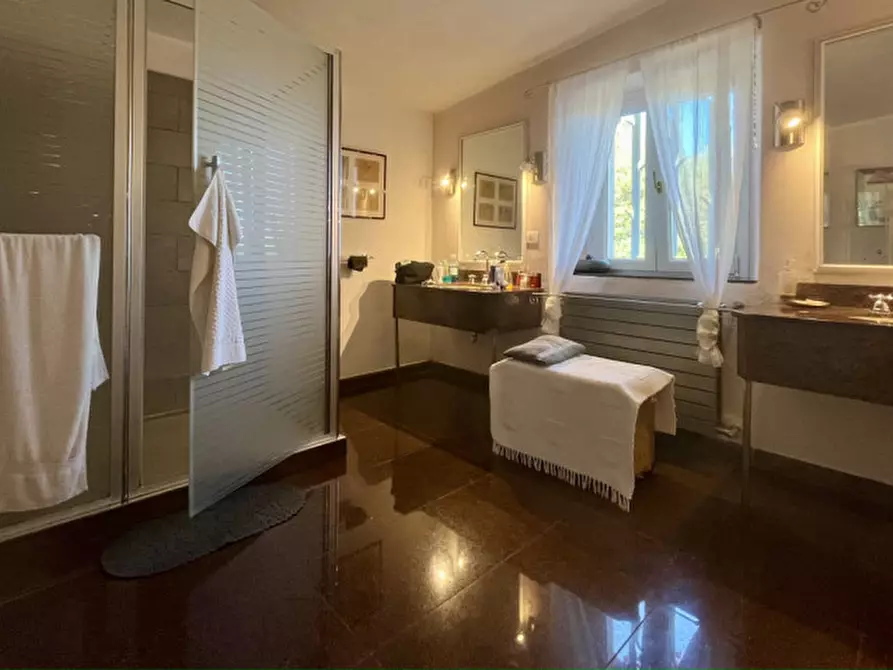 Immagine 24 di Villa in vendita  in via zara a Olbia