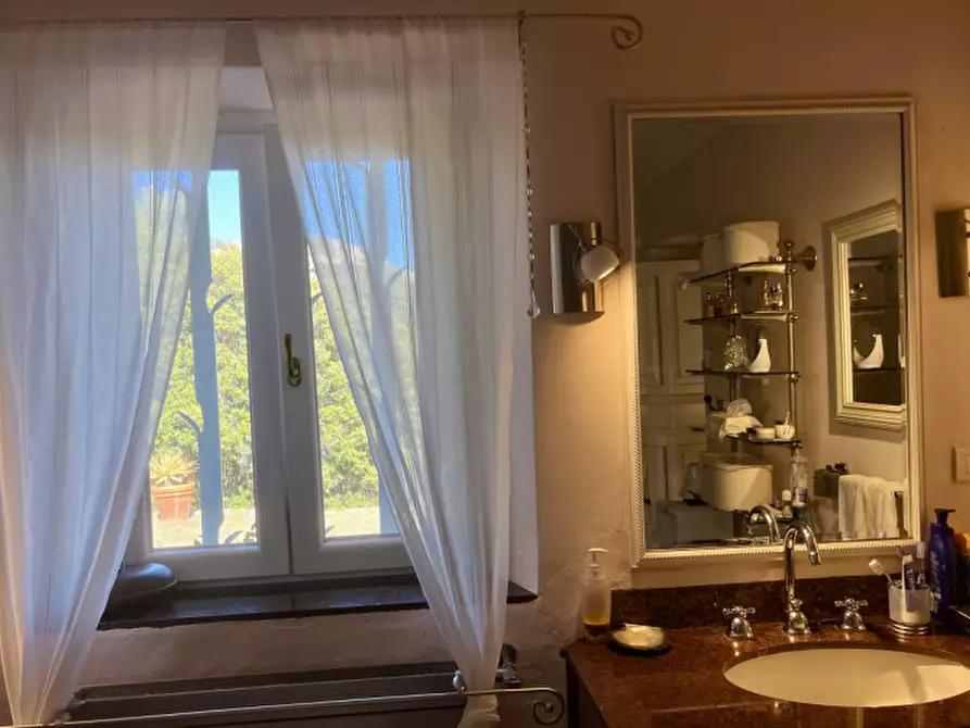 Immagine 25 di Villa in vendita  in via zara a Olbia