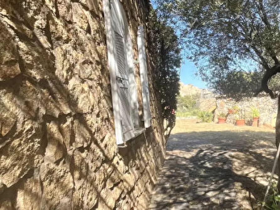 Immagine 38 di Villa in vendita  in via zara a Olbia