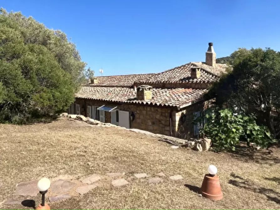 Immagine 46 di Villa in vendita  in via zara a Olbia