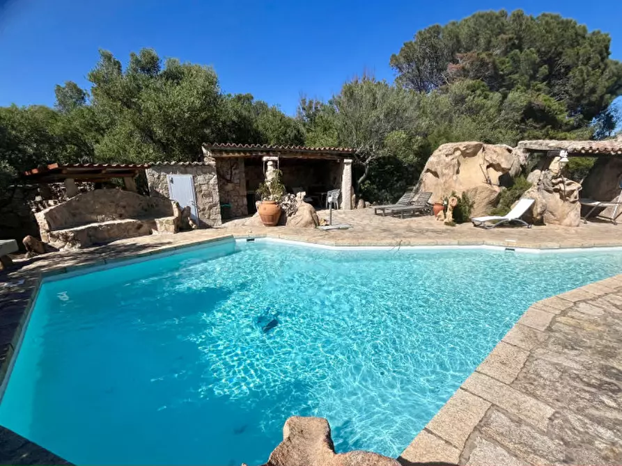 Immagine 58 di Villa in vendita  in via zara a Olbia