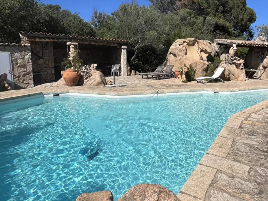 Immagine 65 di Villa in vendita  in via zara a Olbia