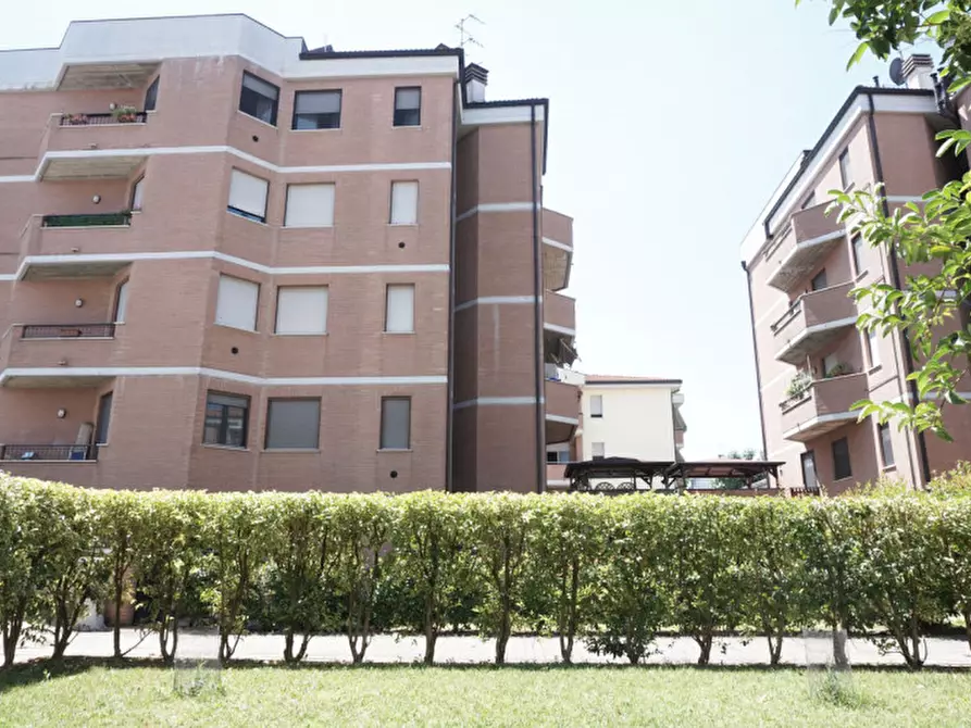 Immagine 1 di Appartamento in vendita  in via Calestani, 3 a Torrile