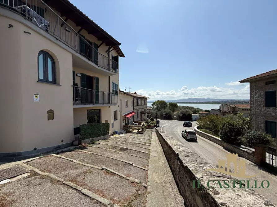 Immagine 2 di Appartamento in vendita  in Piazza Dante Alighieri a Castiglione Del Lago
