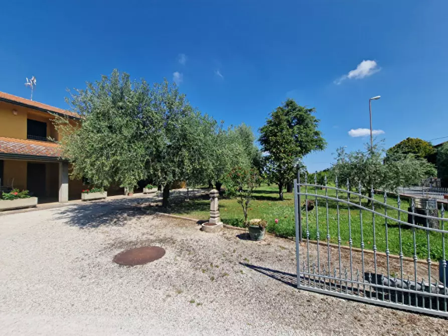 Immagine 1 di Villa in vendita  in Via Case Missiroli a Cesena