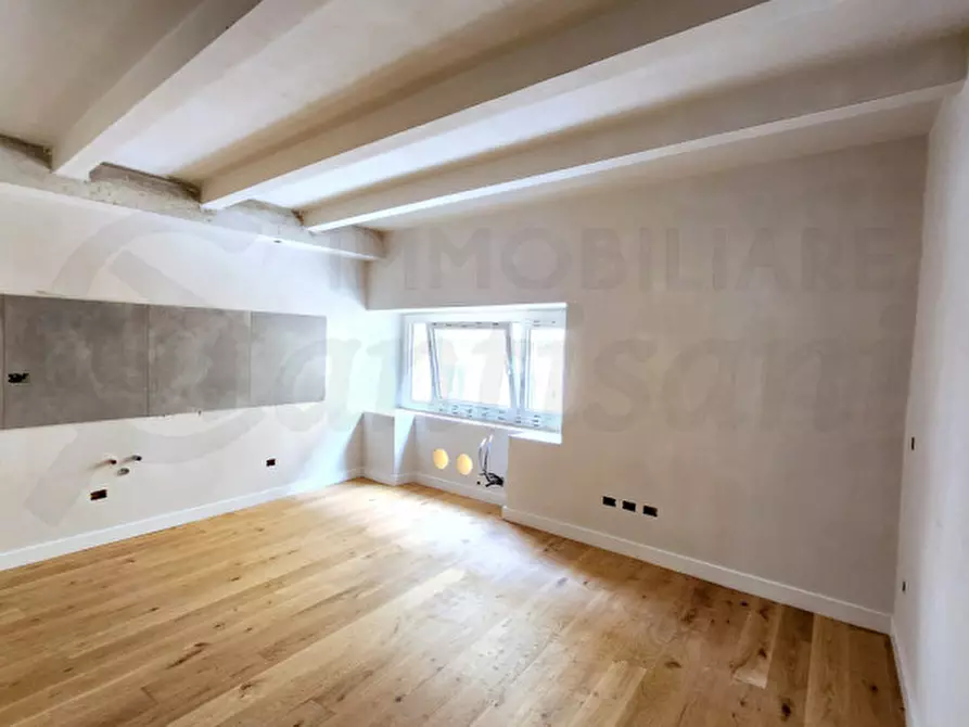 Immagine 1 di Appartamento in vendita  in via montebello a Firenze