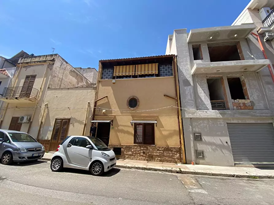 Immagine 1 di Casa indipendente in vendita  in via dante 108 a Terrasini