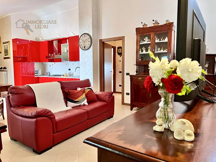 Immagine 1 di Appartamento in vendita  in via Legnago a Verona