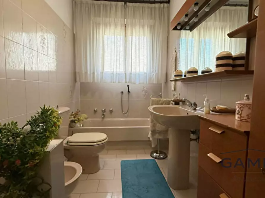 Immagine 2 di Appartamento in vendita  a Sesto Fiorentino