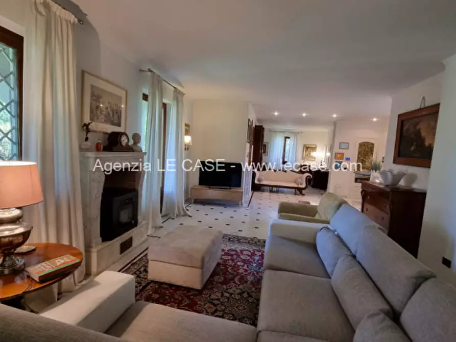 Immagine 5 di Villa in affitto  a Forte Dei Marmi