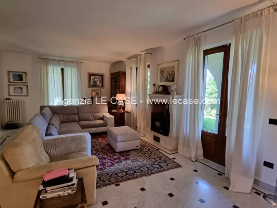 Immagine 6 di Villa in affitto  a Forte Dei Marmi