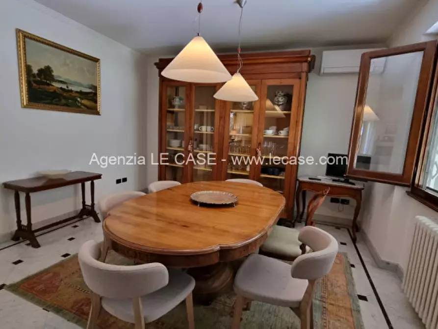 Immagine 10 di Villa in affitto  a Forte Dei Marmi