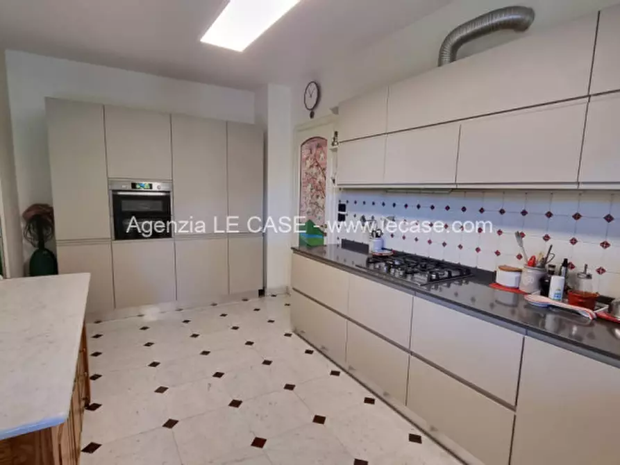 Immagine 12 di Villa in affitto  a Forte Dei Marmi