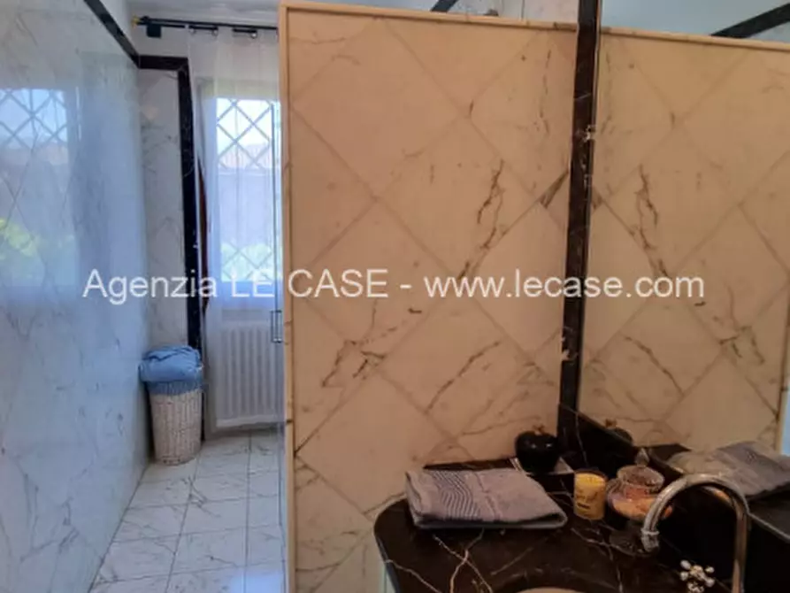 Immagine 24 di Villa in affitto  a Forte Dei Marmi