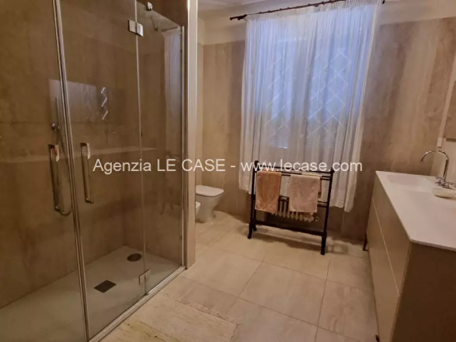 Immagine 36 di Villa in affitto  a Forte Dei Marmi