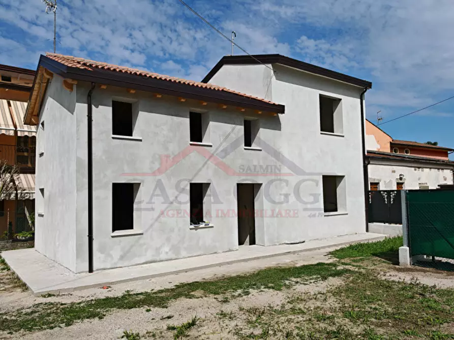 Immagine 1 di Casa indipendente in vendita  a Abano Terme