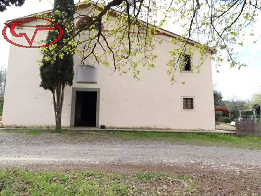 Immagine 1 di Villa in vendita  in Bucine a Bucine