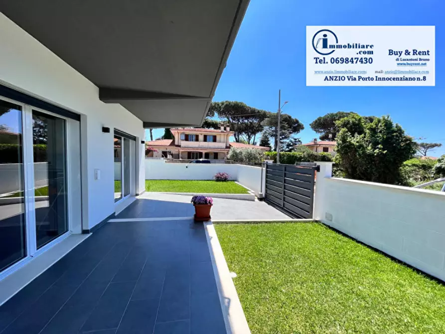 Immagine 5 di Casa bifamiliare in vendita  in Viale dei Ciclamini a Anzio