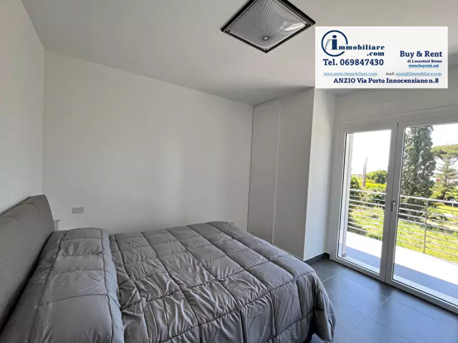 Immagine 16 di Casa bifamiliare in vendita  in Viale dei Ciclamini a Anzio