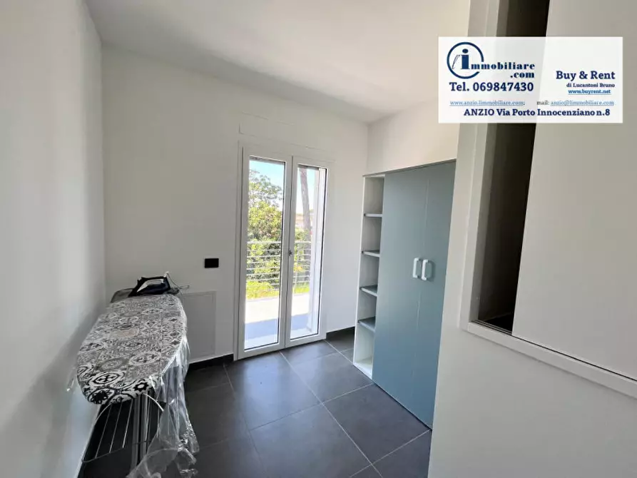 Immagine 18 di Casa bifamiliare in vendita  in Viale dei Ciclamini a Anzio