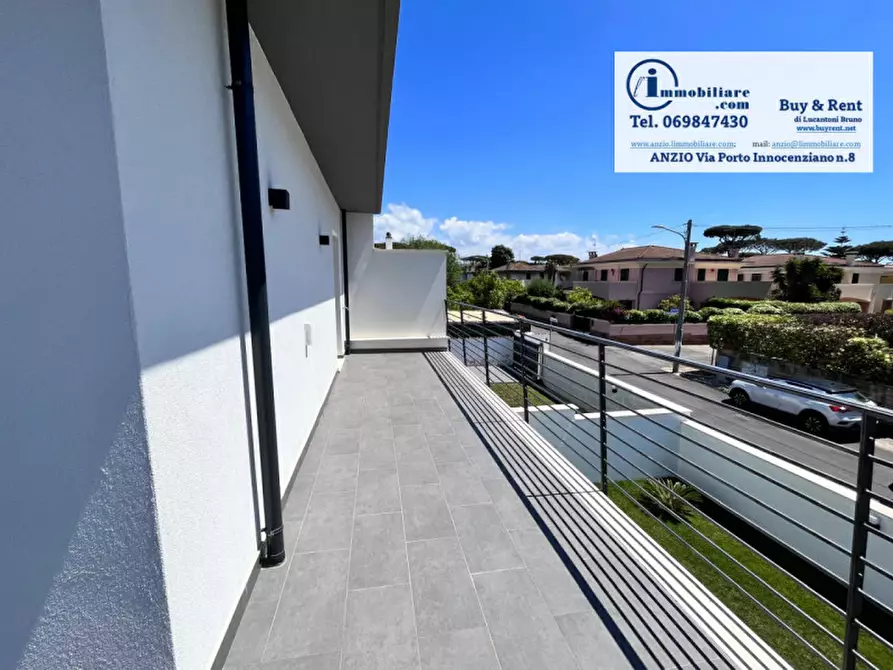 Immagine 21 di Casa bifamiliare in vendita  in Viale dei Ciclamini a Anzio