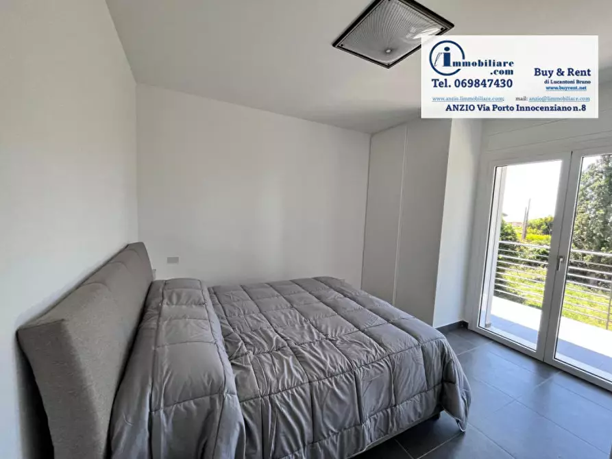 Immagine 25 di Casa bifamiliare in vendita  in Viale dei Ciclamini a Anzio