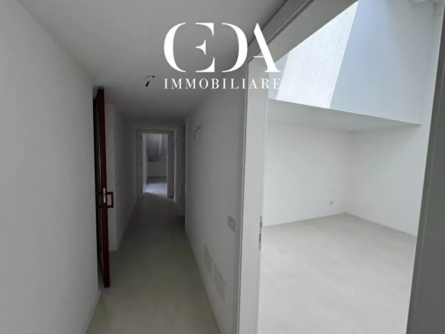 Immagine 9 di Attico in vendita  in via suffragio a Trento