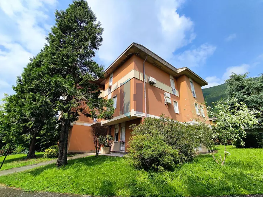 Immagine 1 di Appartamento in vendita  in Via Camillo Benso di Cavour a Botticino