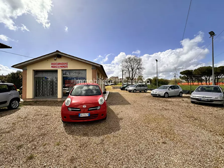 Immagine 3 di Ufficio in vendita  in via piemonte a Castiglione Del Lago