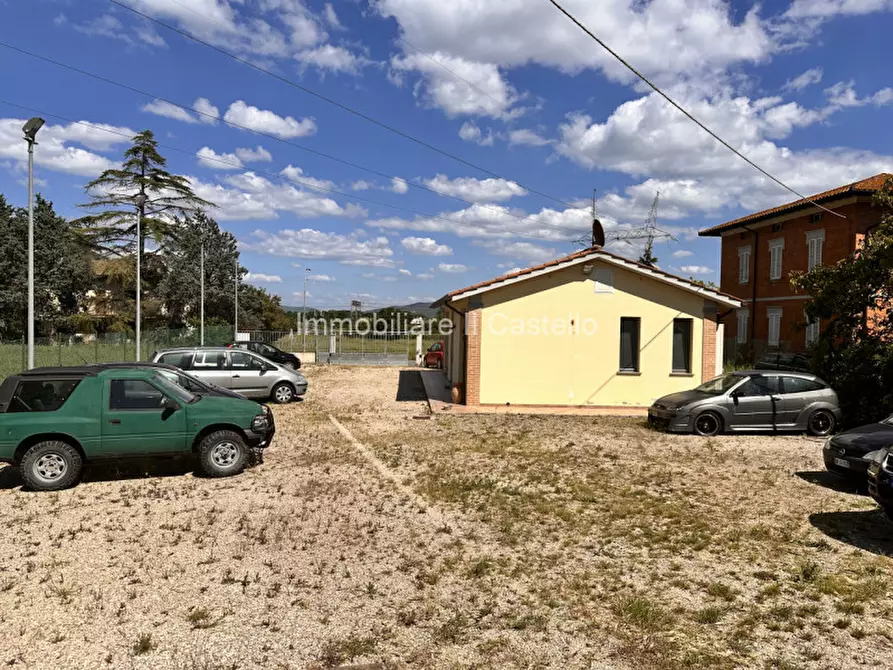 Immagine 4 di Ufficio in vendita  in via piemonte a Castiglione Del Lago