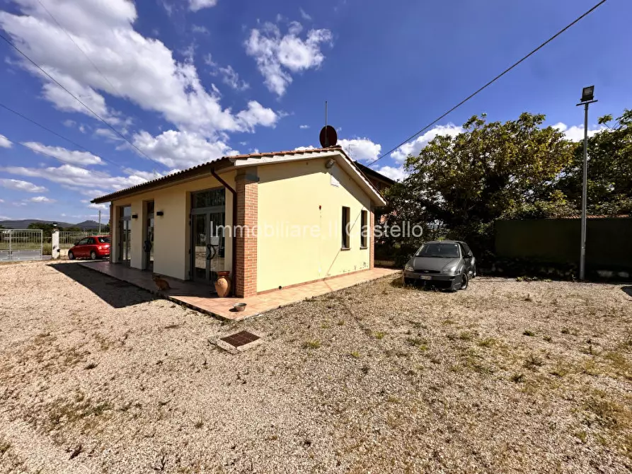 Immagine 6 di Ufficio in vendita  in via piemonte a Castiglione Del Lago