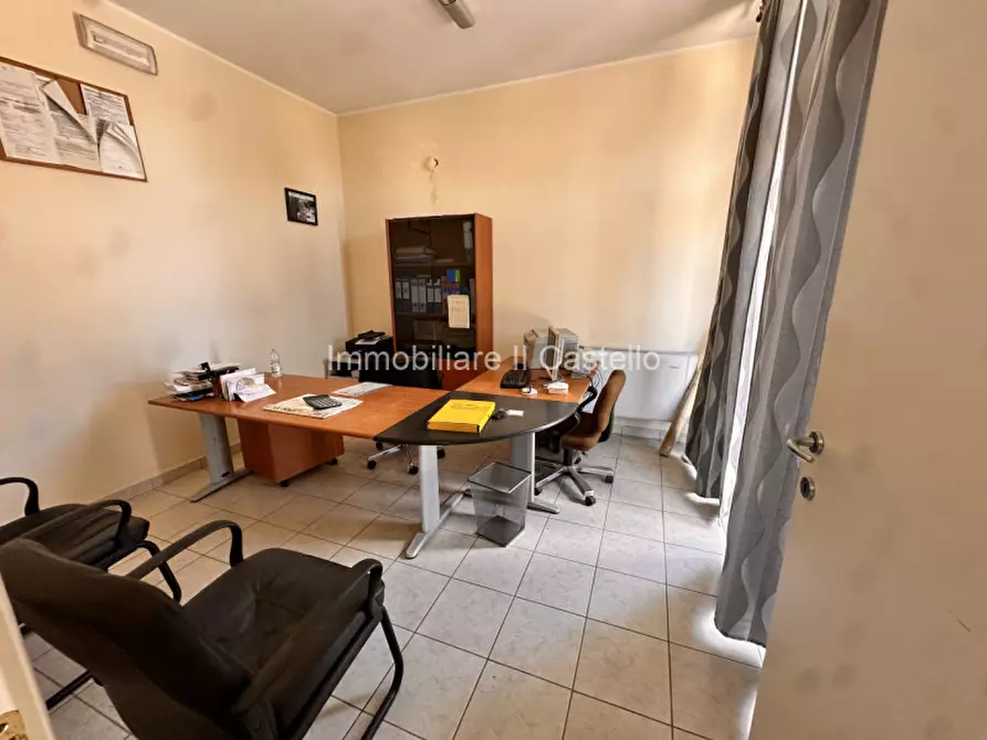 Immagine 12 di Ufficio in vendita  in via piemonte a Castiglione Del Lago