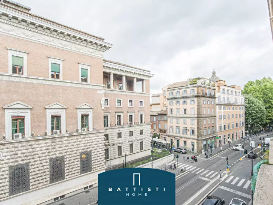Immagine 1 di Appartamento in vendita  in Piazza Benedetto Cairoli a Roma
