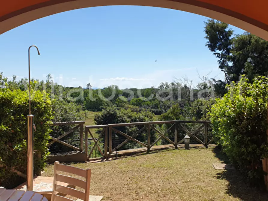 Immagine 2 di Villetta a schiera in vendita  a Castiglione Della Pescaia