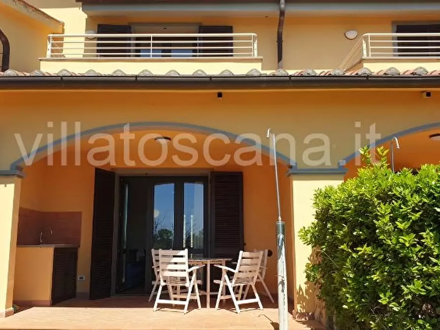 Immagine 3 di Villetta a schiera in vendita  a Castiglione Della Pescaia