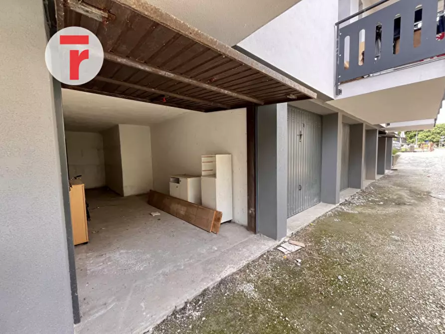Immagine 1 di Garage in vendita  in via pierobon a Padova
