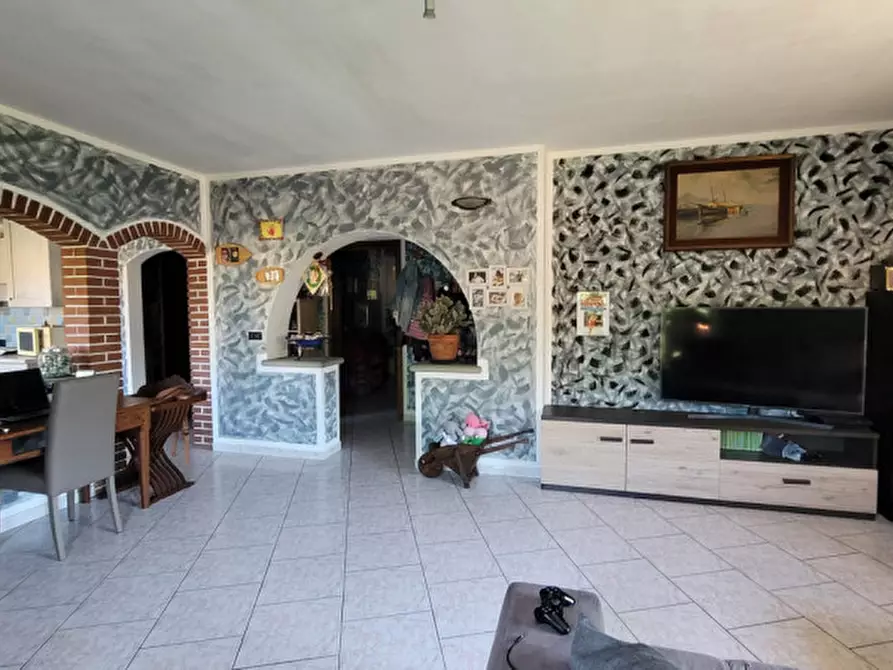 Immagine 1 di Appartamento in vendita  in De Caroli a Altare