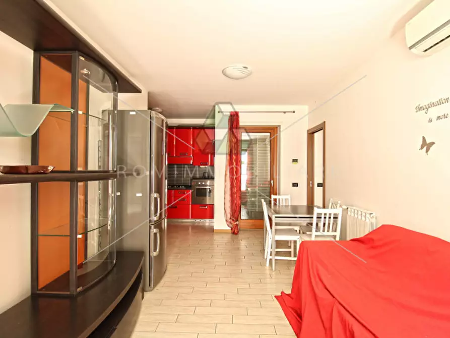 Immagine 4 di Appartamento in vendita  in Via Alessandro Terracini a Roma