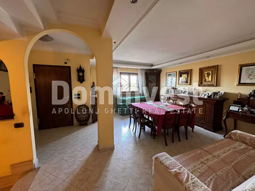 Immagine 1 di Villa in vendita  in Via Cineto Romano a Guidonia Montecelio
