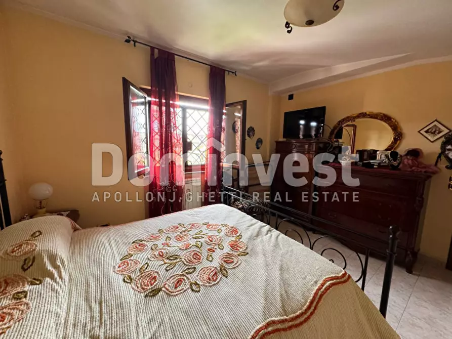 Immagine 28 di Villa in vendita  in Via Cineto Romano a Guidonia Montecelio