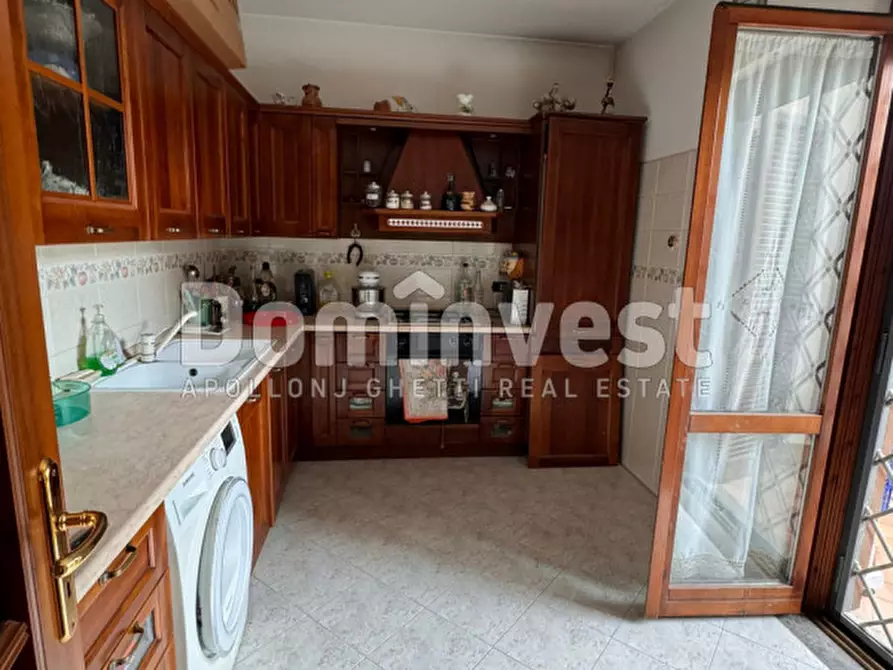 Immagine 36 di Villa in vendita  in Via Cineto Romano a Guidonia Montecelio