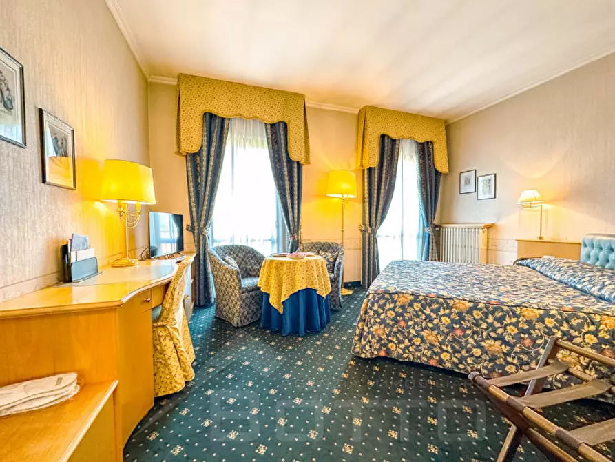 Immagine 3 di Hotel in vendita  a Borgomanero