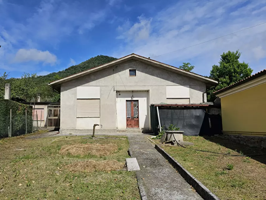 Immagine 1 di Casa indipendente in vendita  in VIA CHIESA a Lozzo Atestino