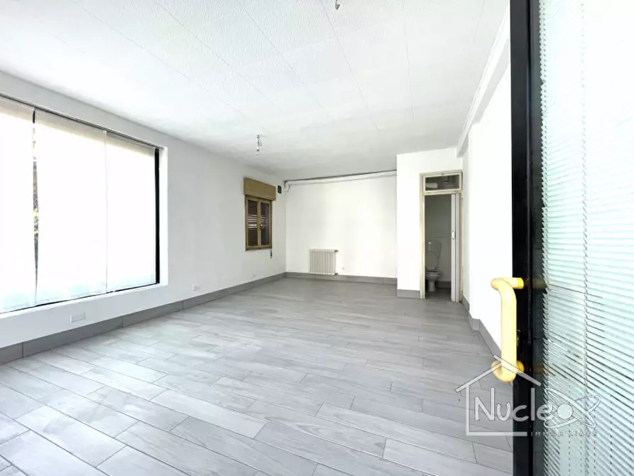 Immagine 2 di Negozio in affitto  a Galzignano Terme