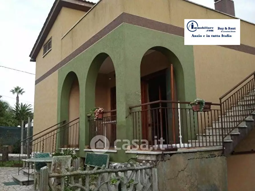 Immagine 3 di Villa in vendita  in Via Fara Sabina a Nettuno