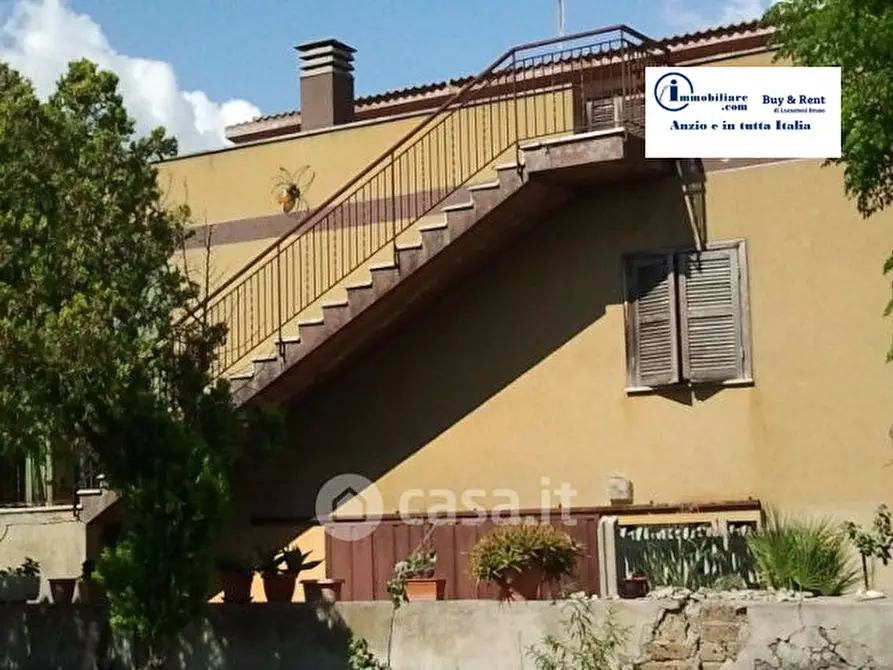 Immagine 4 di Villa in vendita  in Via Fara Sabina a Nettuno