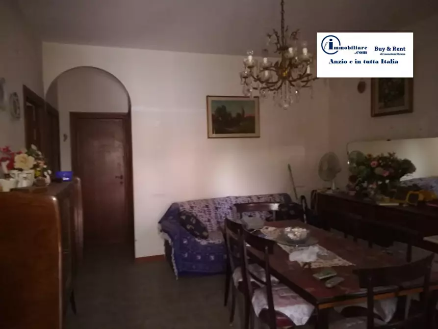 Immagine 5 di Villa in vendita  in Via Fara Sabina a Nettuno