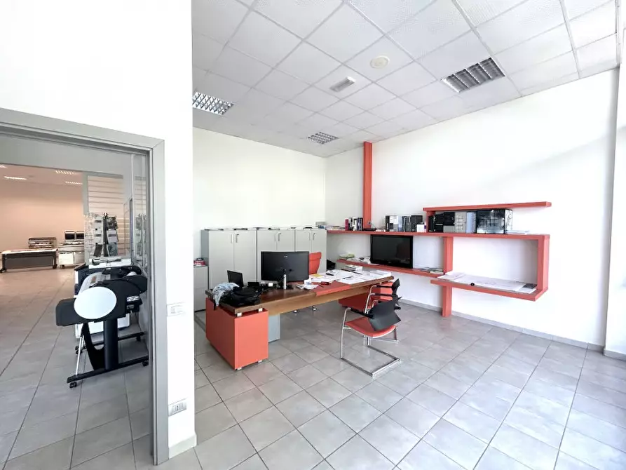 Immagine 2 di Ufficio in vendita  in VIALE BOVIO a Cesena